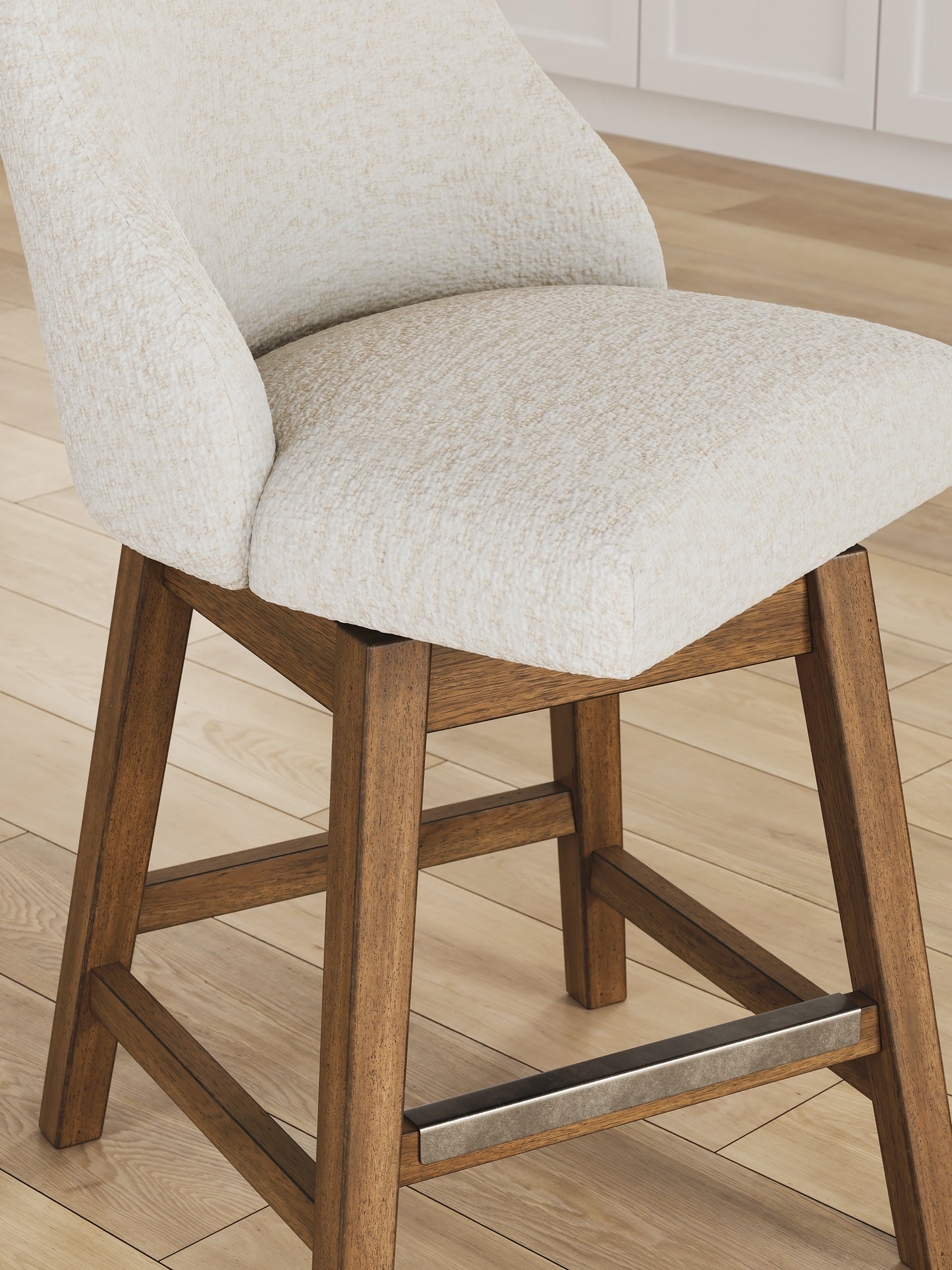 Cabalynn Upholstered Barstool (2/CN)